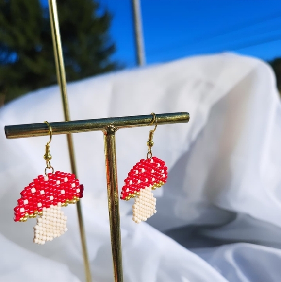 Mushroom Seed bead earrings - Picture 2 of 5